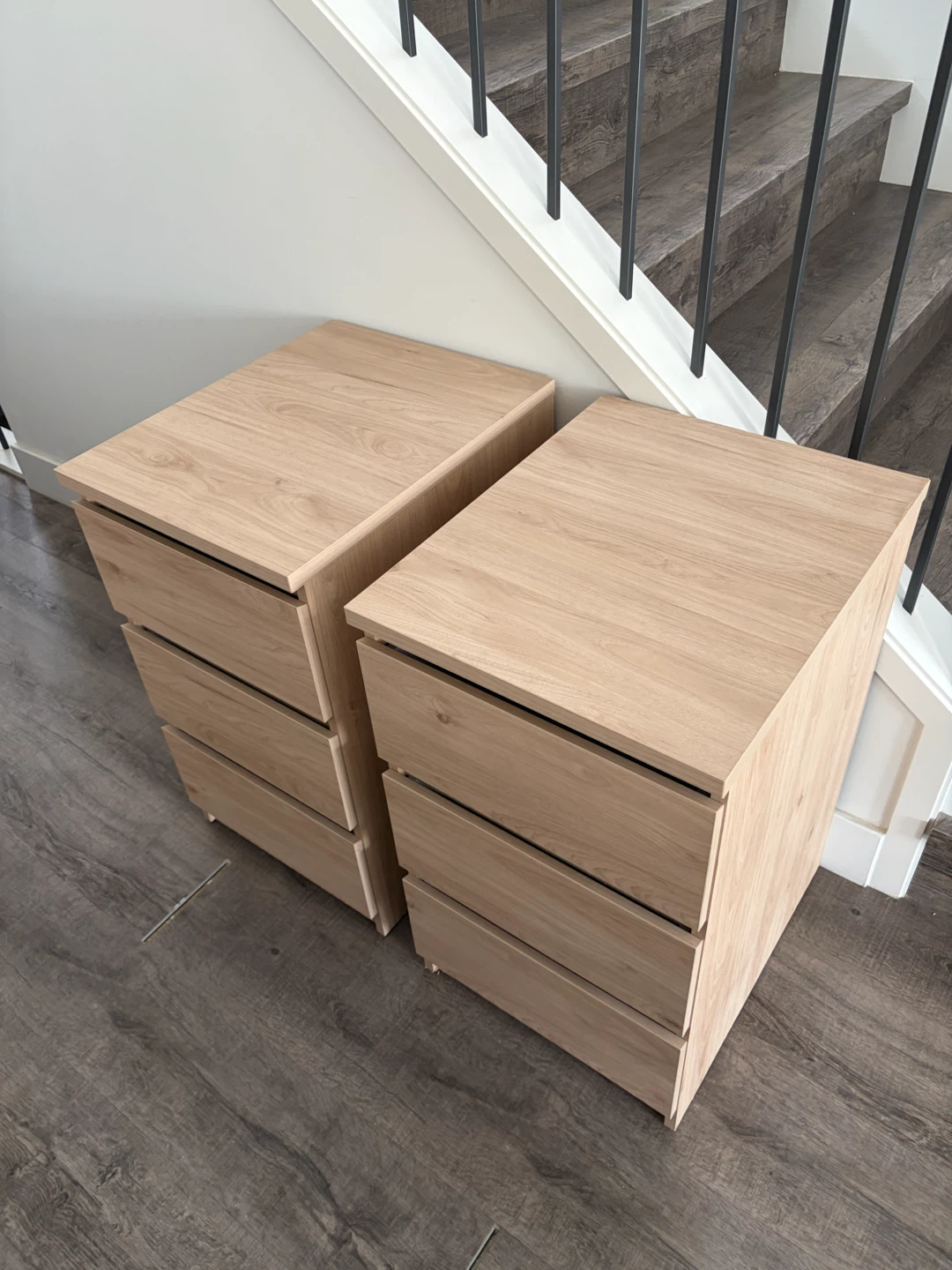 pair of nightstands with 3 drawers - photo 2