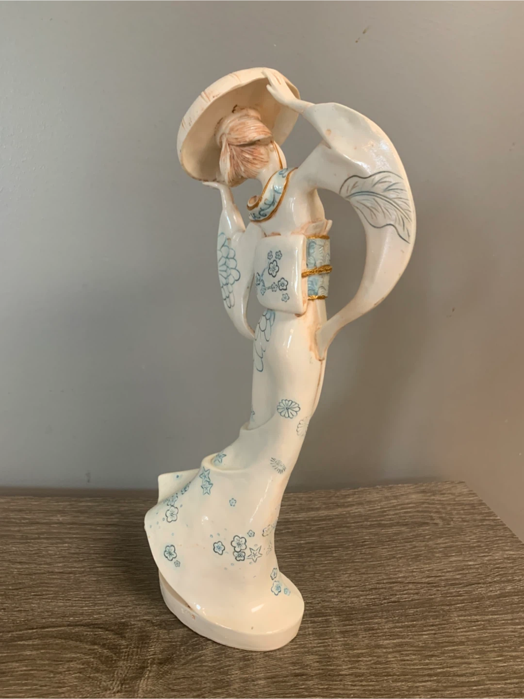 New- porcelain Geisha Figurine - photo 4
