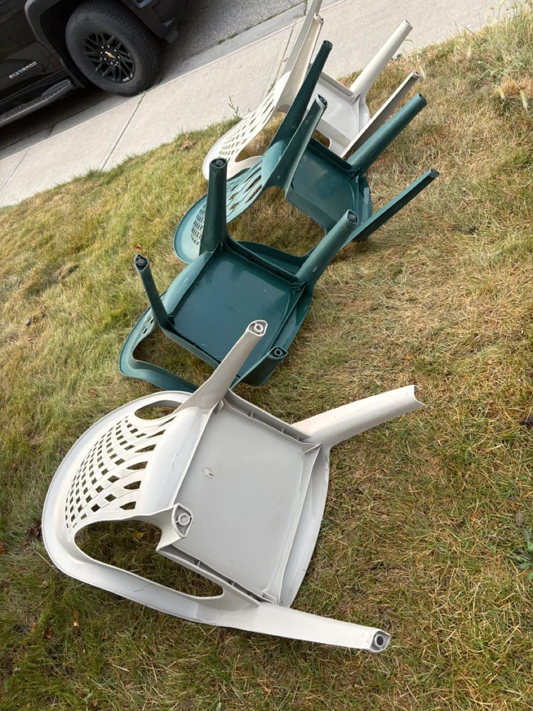 Plastic Patio Chairs - Set of 4 - photo 3