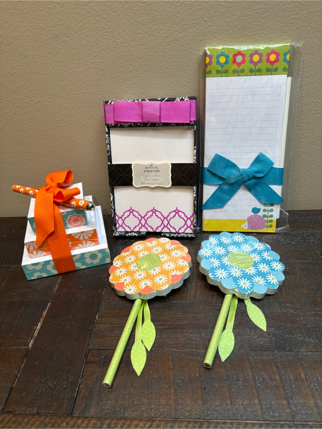 $8all~ Hallmark notepad Set bundle