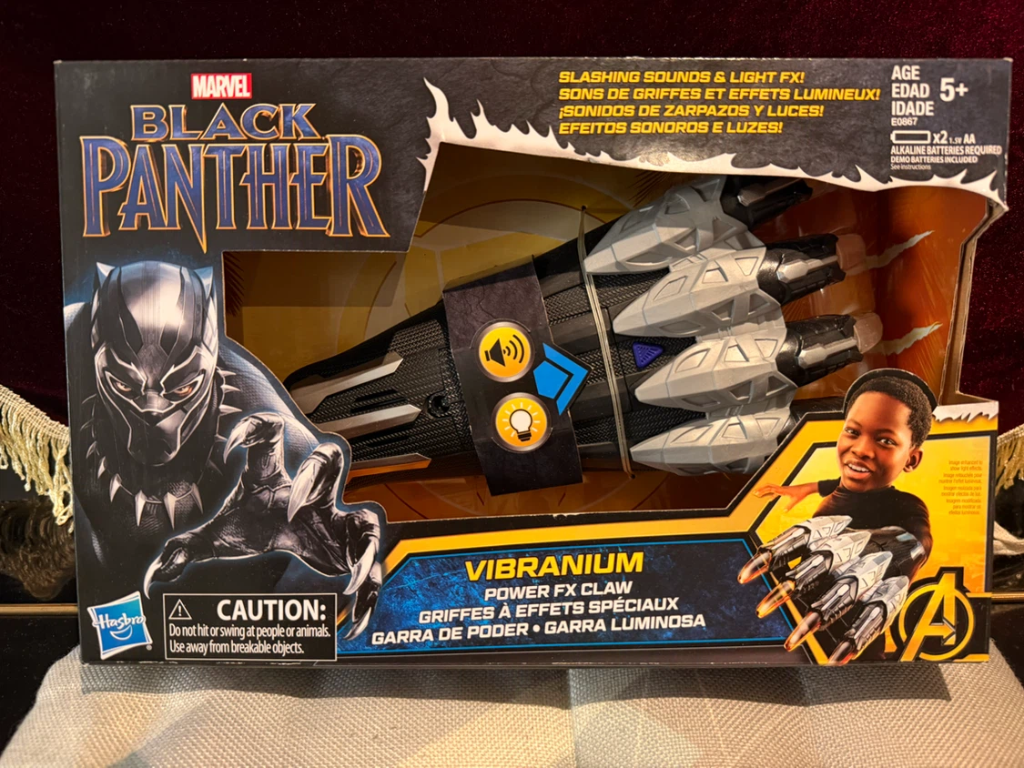 Marvel Black Panther Vibranium Power FX Claw Toy - photo 2