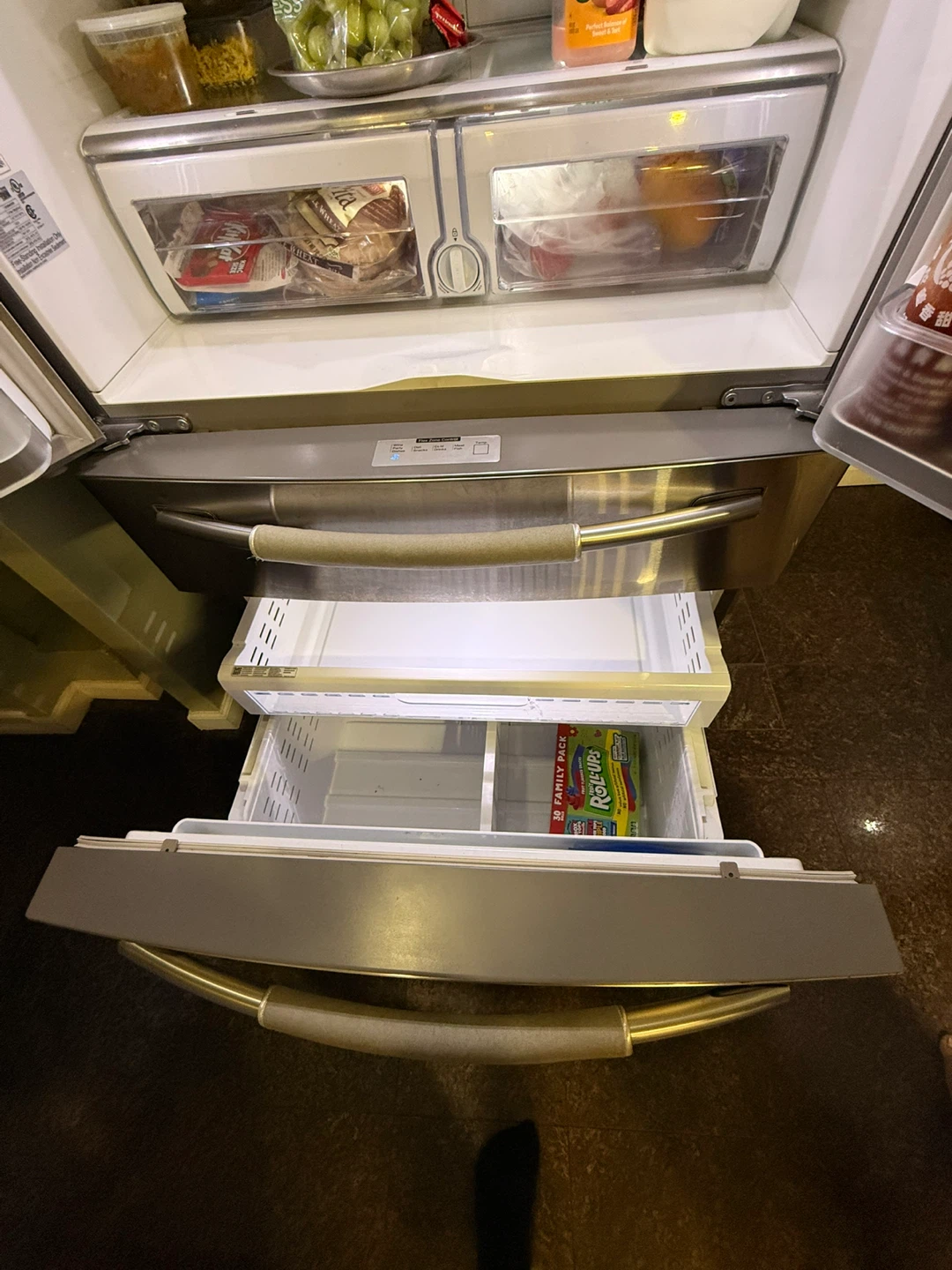 Refrigerator - photo 2