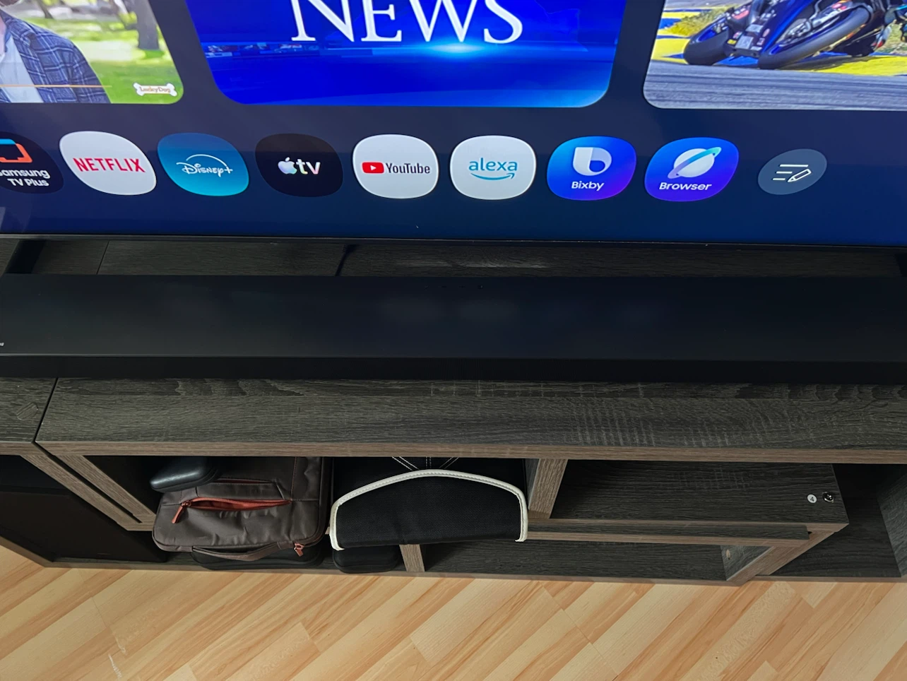 Samsung 65” Smart TV with Soundbar - photo 3