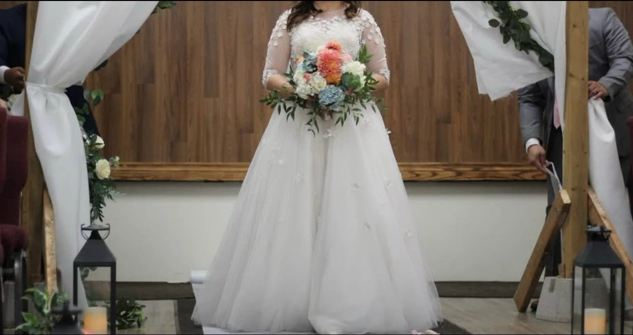 Whimsical Floral Lace and Tulle Wedding Dress Gown - photo 4