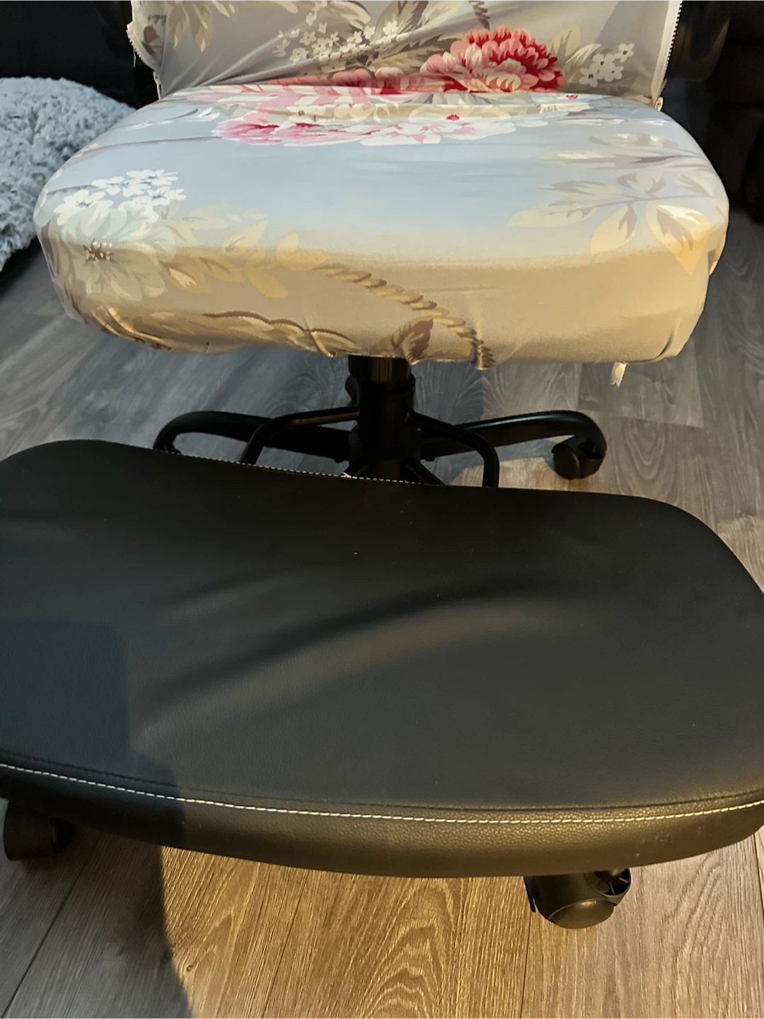 Cross Legged Office Chair - photo 2