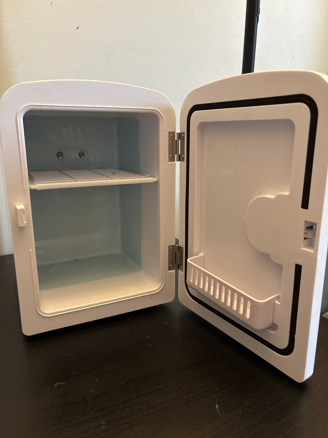 Chefman ICEMAN Mini Fridge - photo 3