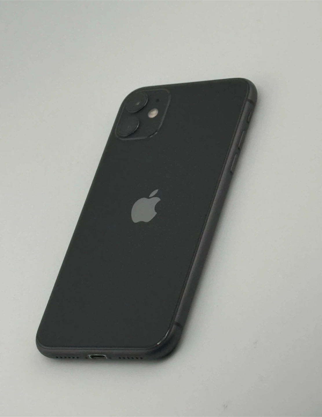 Apple iPhone 11 - Black 64gb unlocked