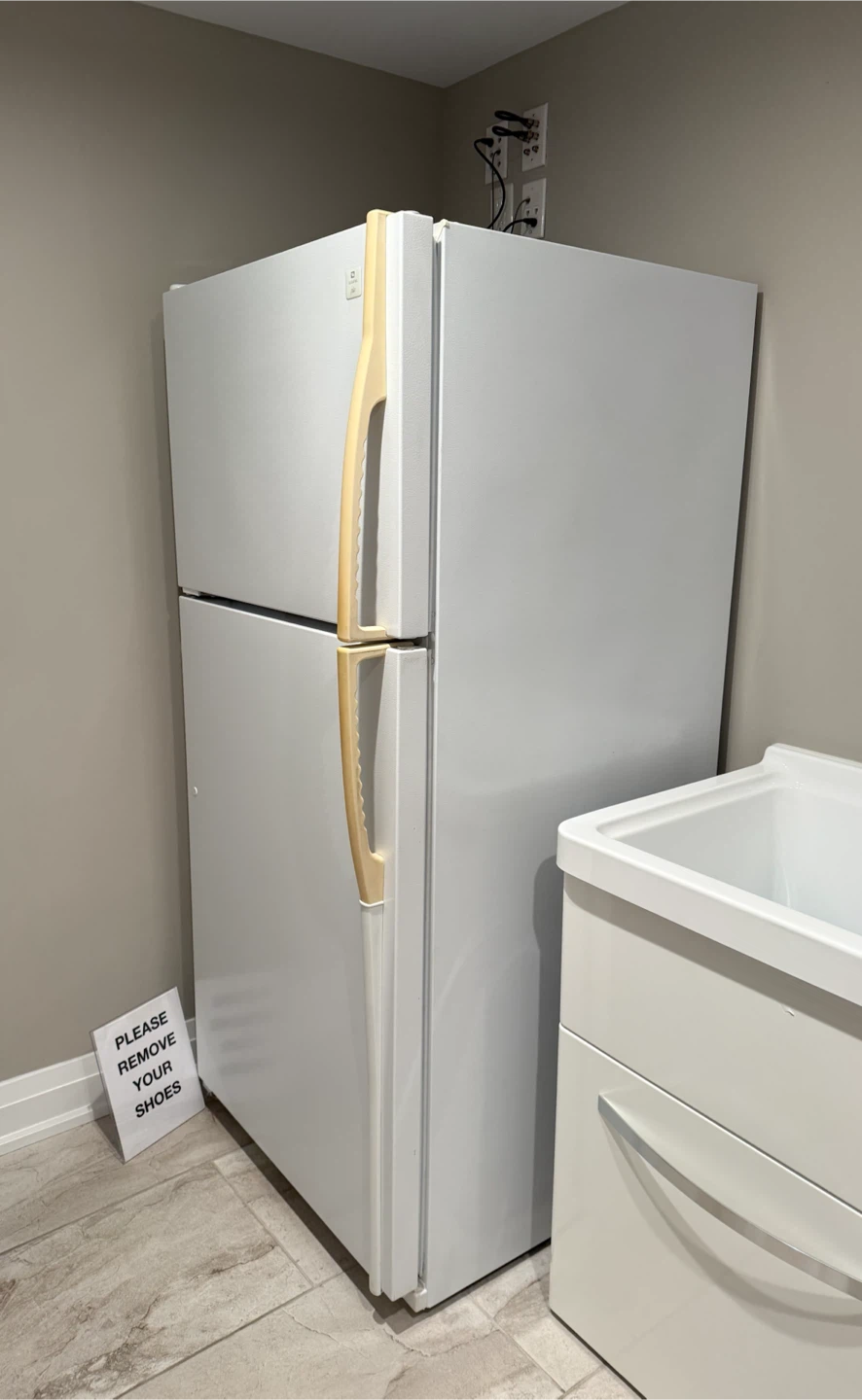 Maytag Fridge with top freezer