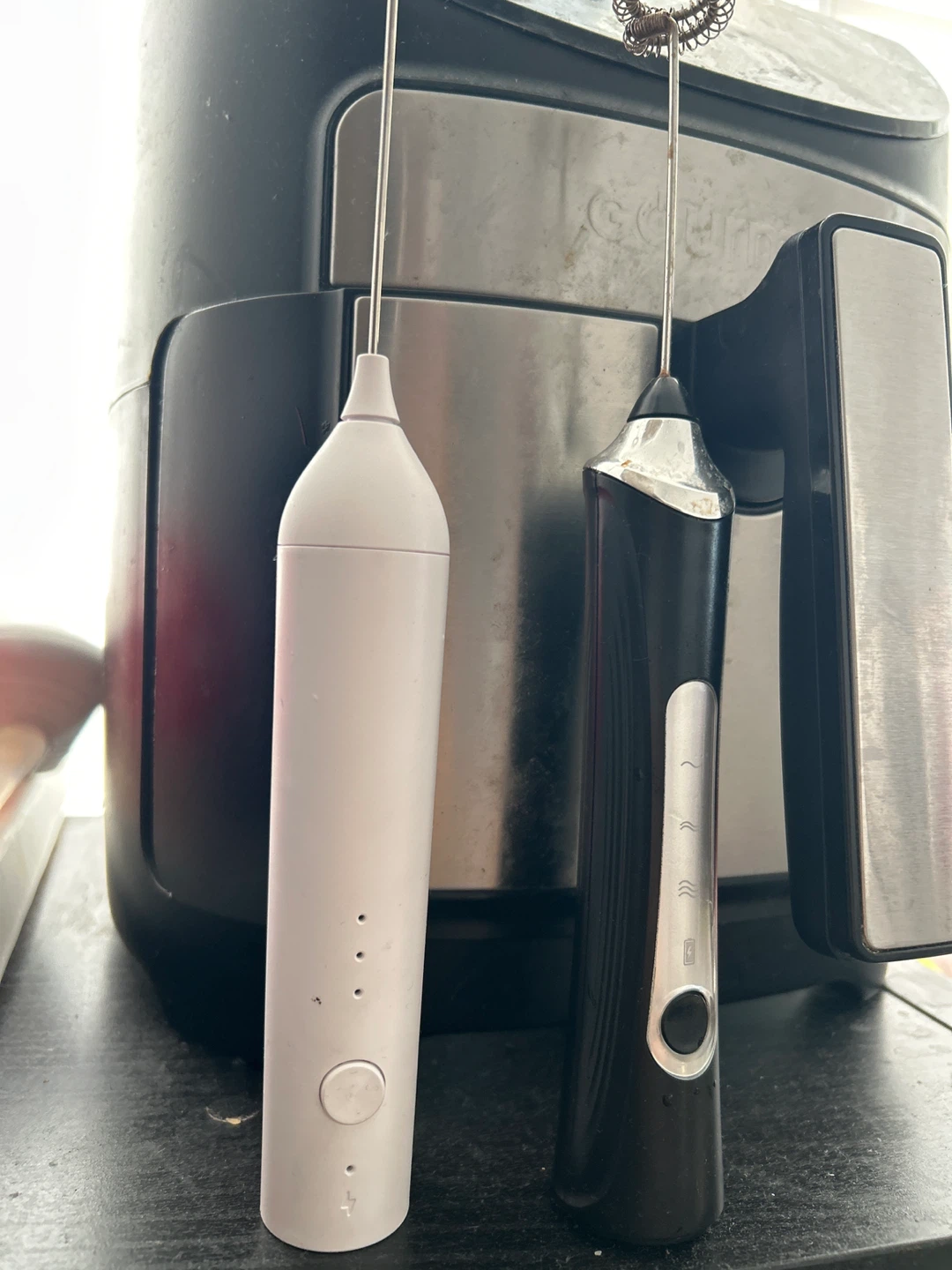 2 Milk Frothers (White & Black)