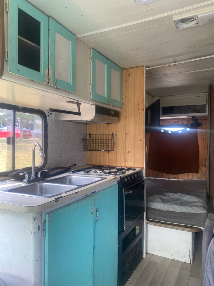 Camper motorhome - photo 2