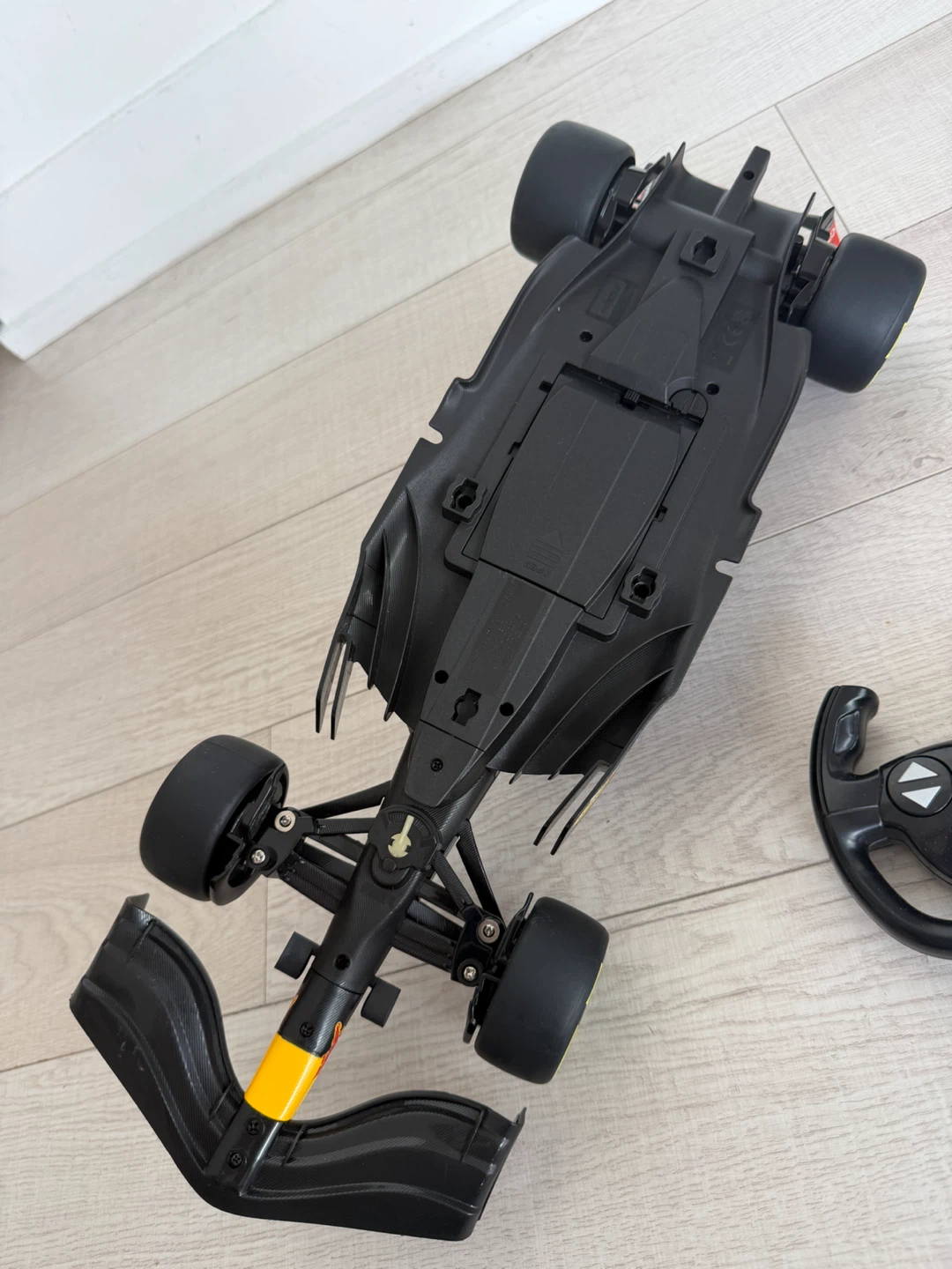 Remote Control Race Car 1:12 RB18 - photo 2
