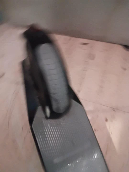 Unagi Model One E500 Electric Scooter - photo 2