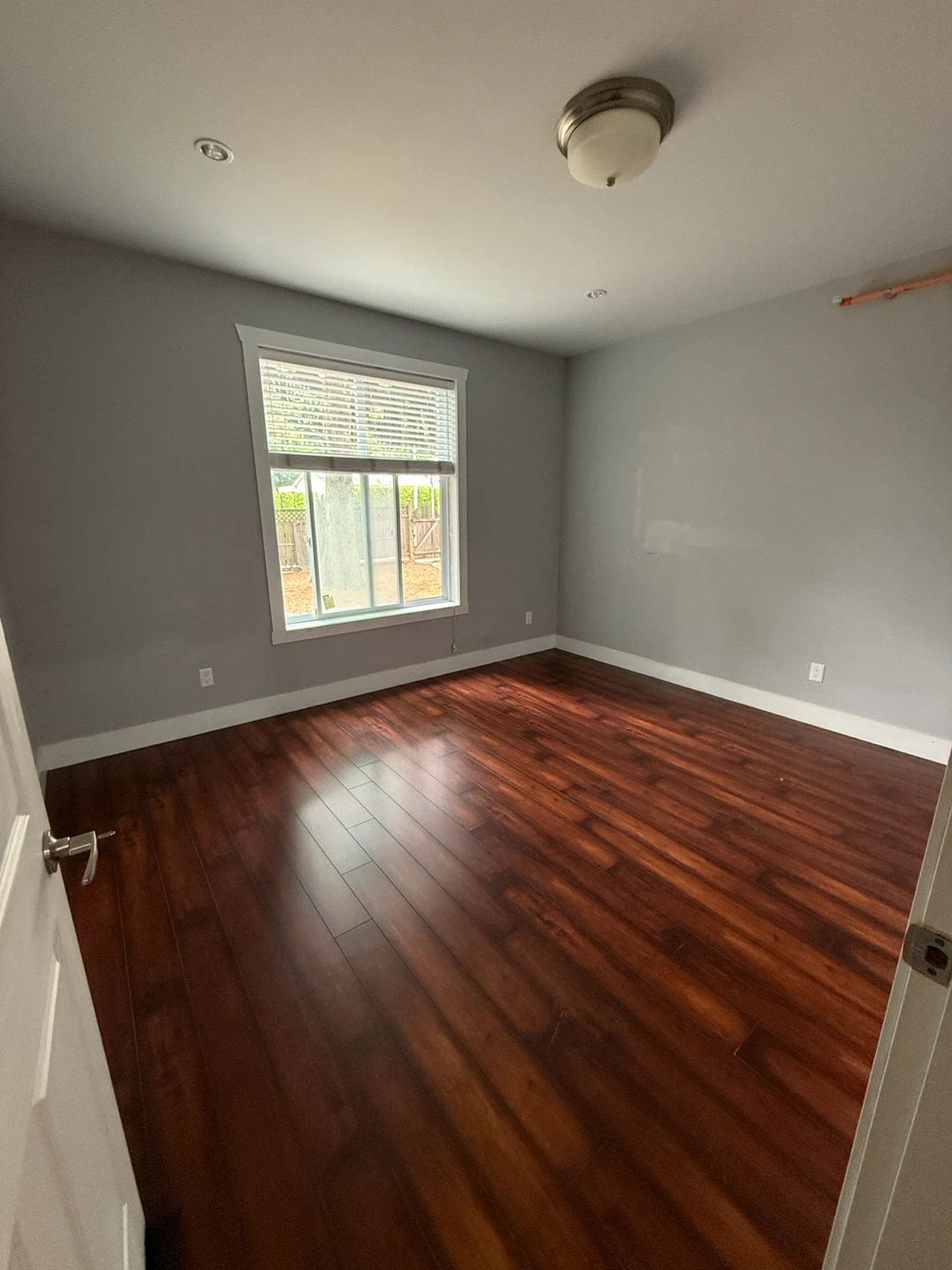 Unfurnished Room Rent on ground floor