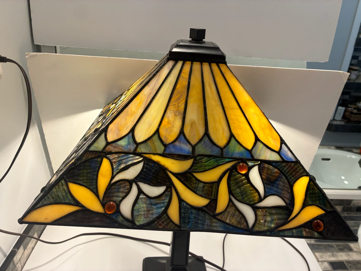 Tiffany Style Stained Glass Lamp - photo 5