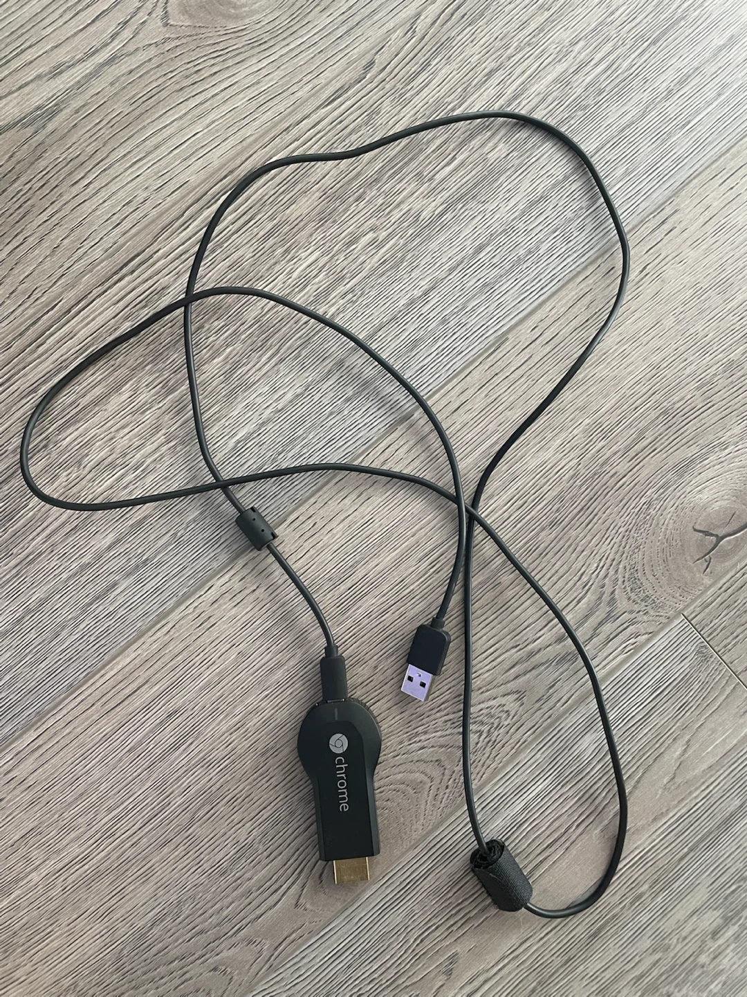 32 in TV + chromecast - photo 3