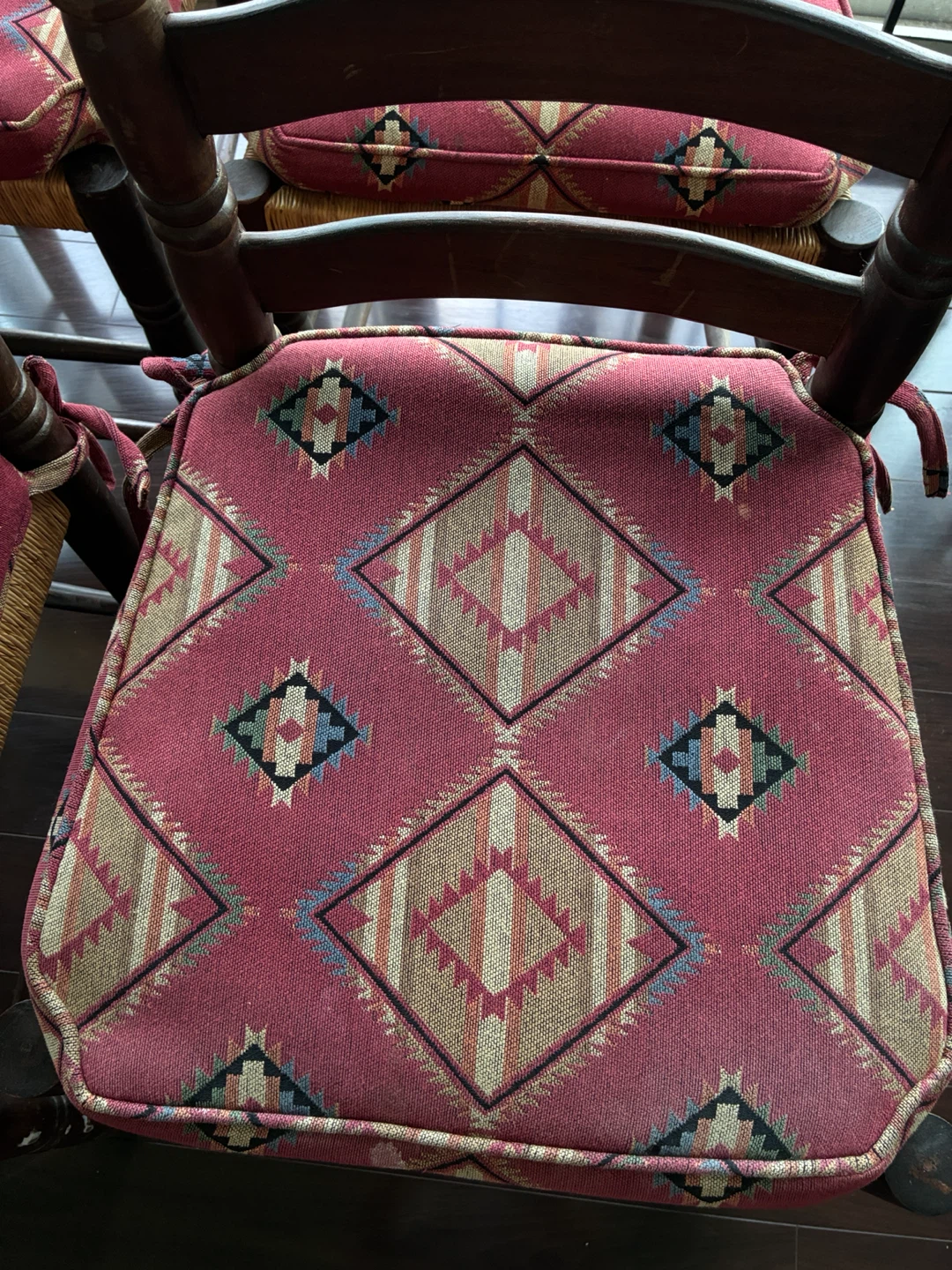 Set of 5 Wooden Dining Chairs with Red Patterned Cushions - photo 4