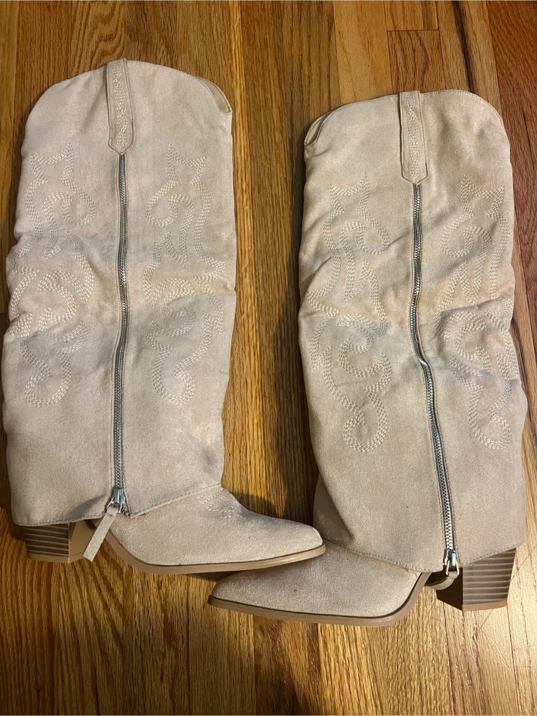 Fashion nova Women's Western Boots Beige Suede Size 8