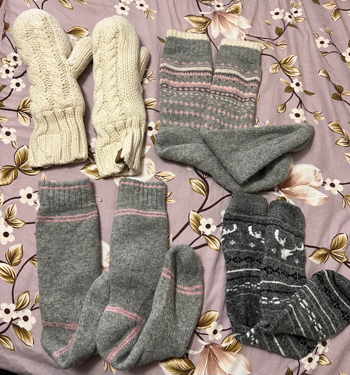 1 gloves pair and 3 socks pairs for winters