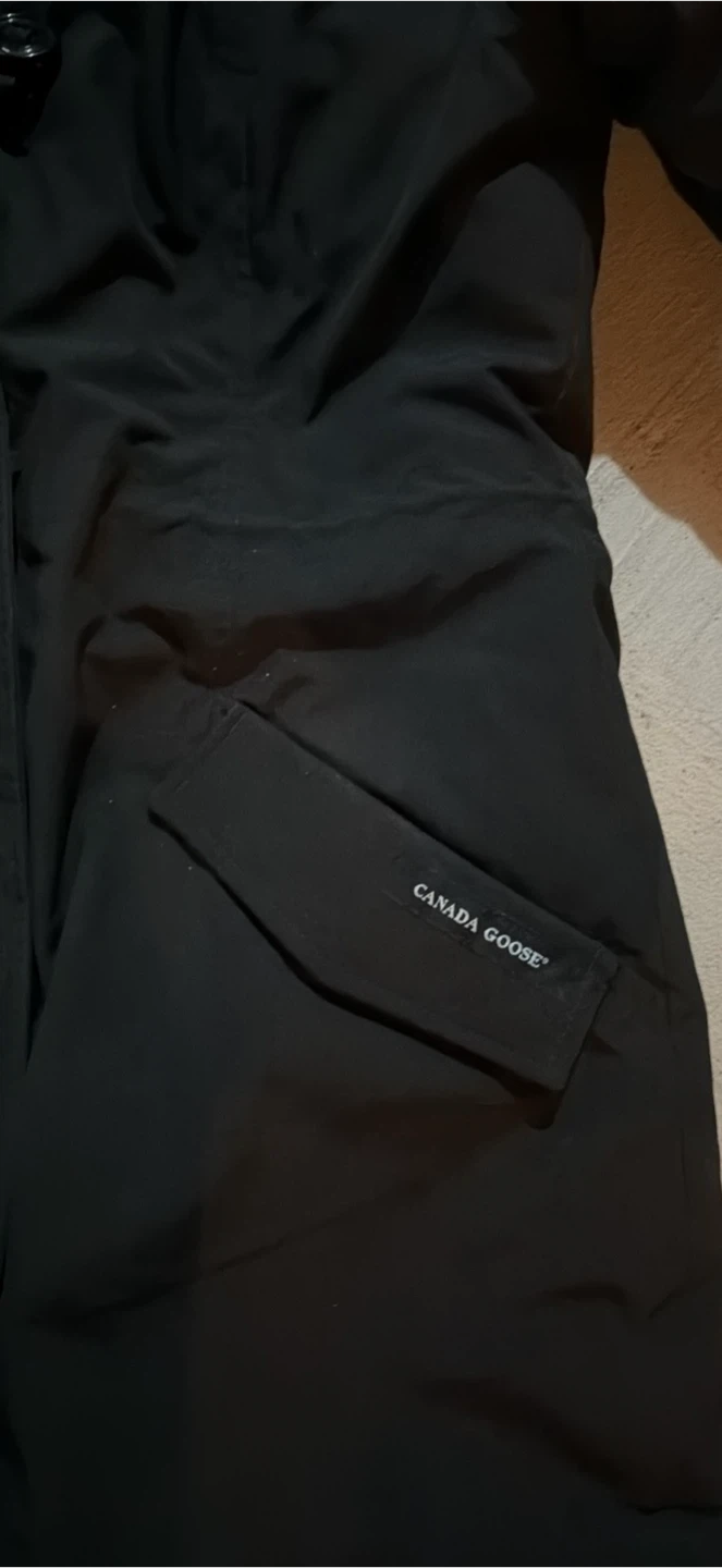 Canada Goose Black Parka Jacket - photo 2