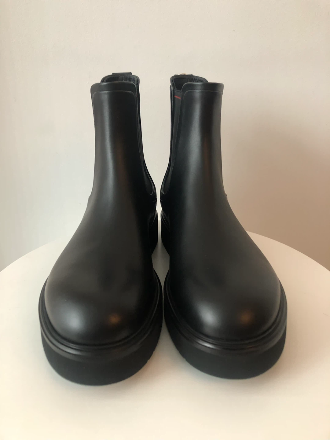 Salvatore Ferragamo Cezanne Chelsea Boots Black