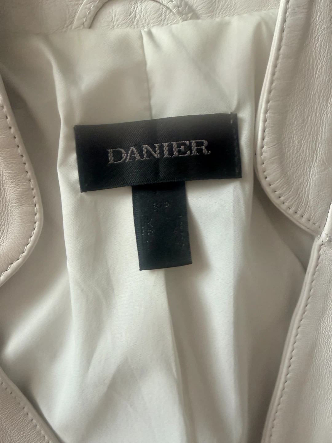 New Danier White Leather Jacket - photo 2