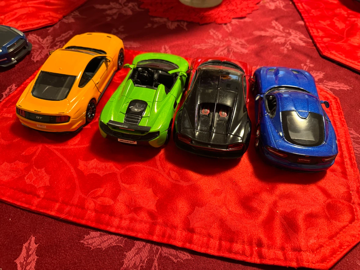 4 Diecast Sports Cars. 1/24th scale. - photo 3