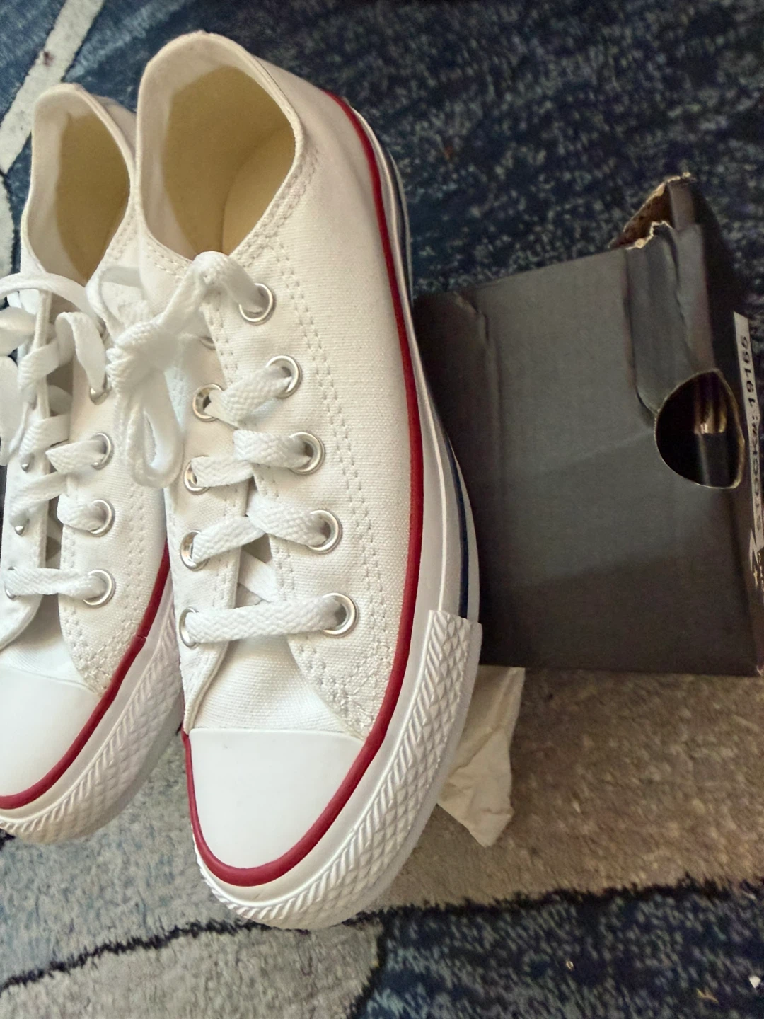 White Converse Chuck Taylor All Star Low Top Sneakers - photo 2