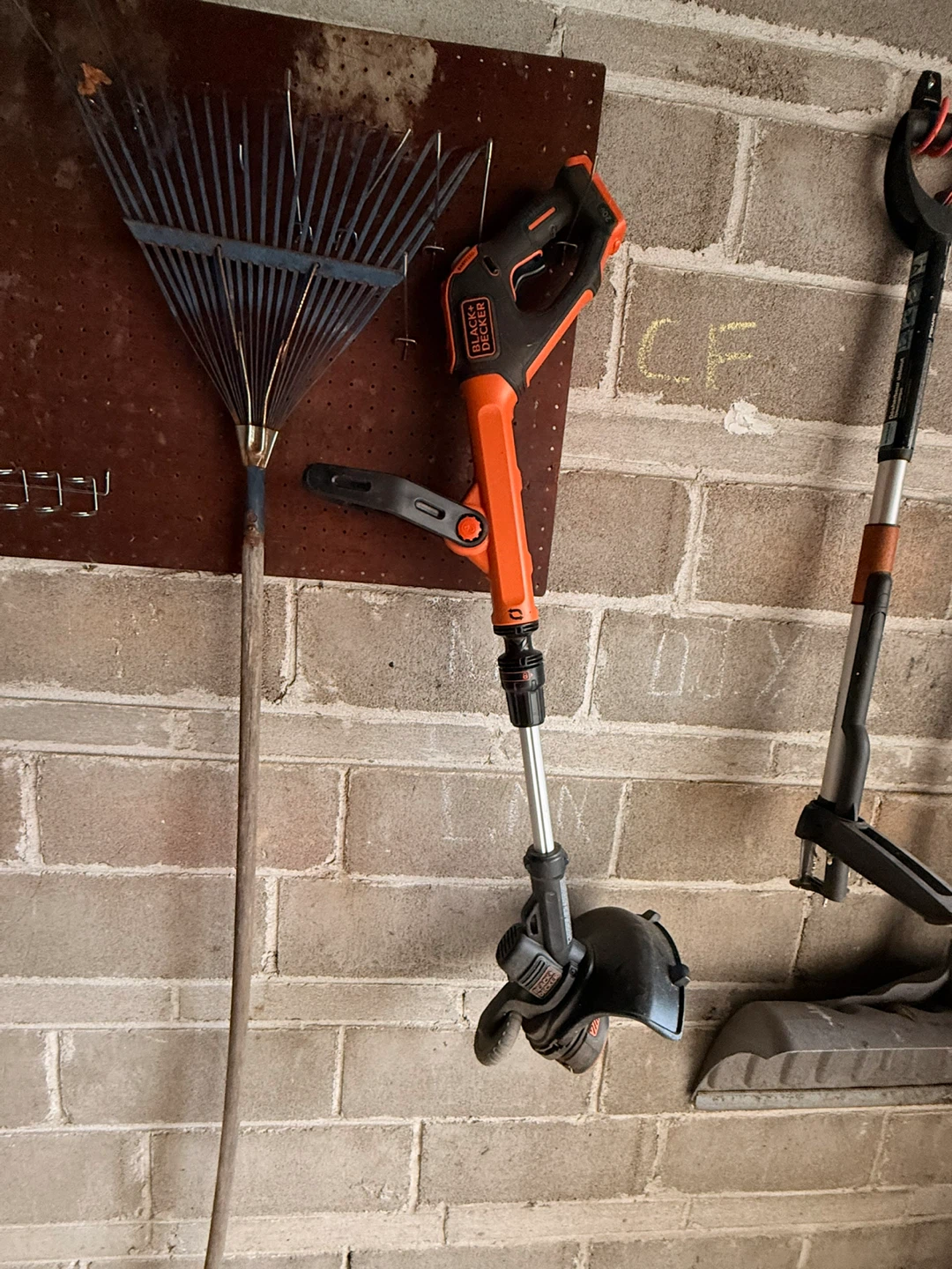 Black+Decker Electric Trimmer - photo 2
