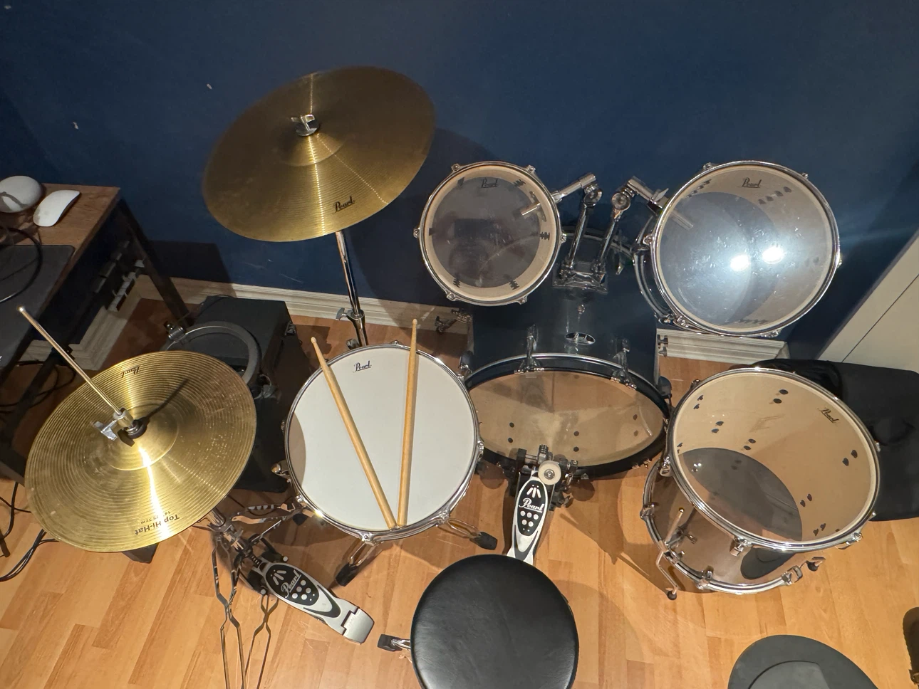 Pearl Roadshow Drum Set + Evans SoundOff Pads