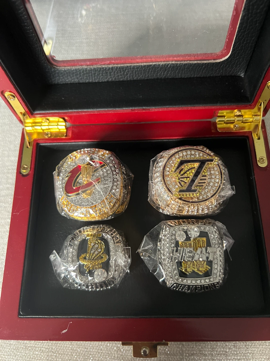Set of 4 Championship Rings(REPLICA)