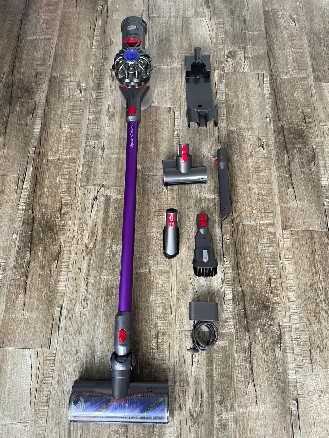 Dyson V7 Animal Cordless Vacuum with Accessories