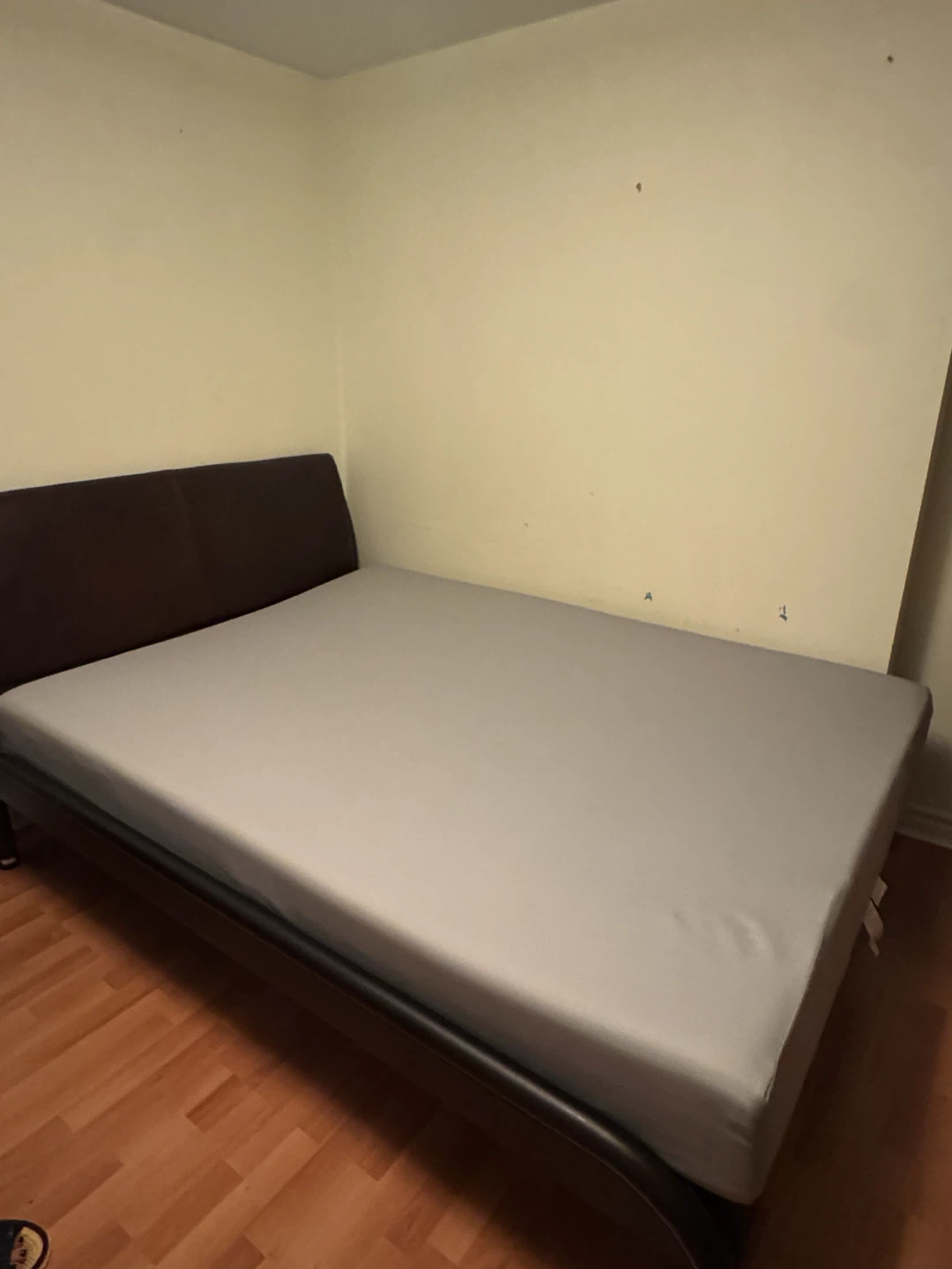 Queen Size Mattress – Coil-Free / No Springs