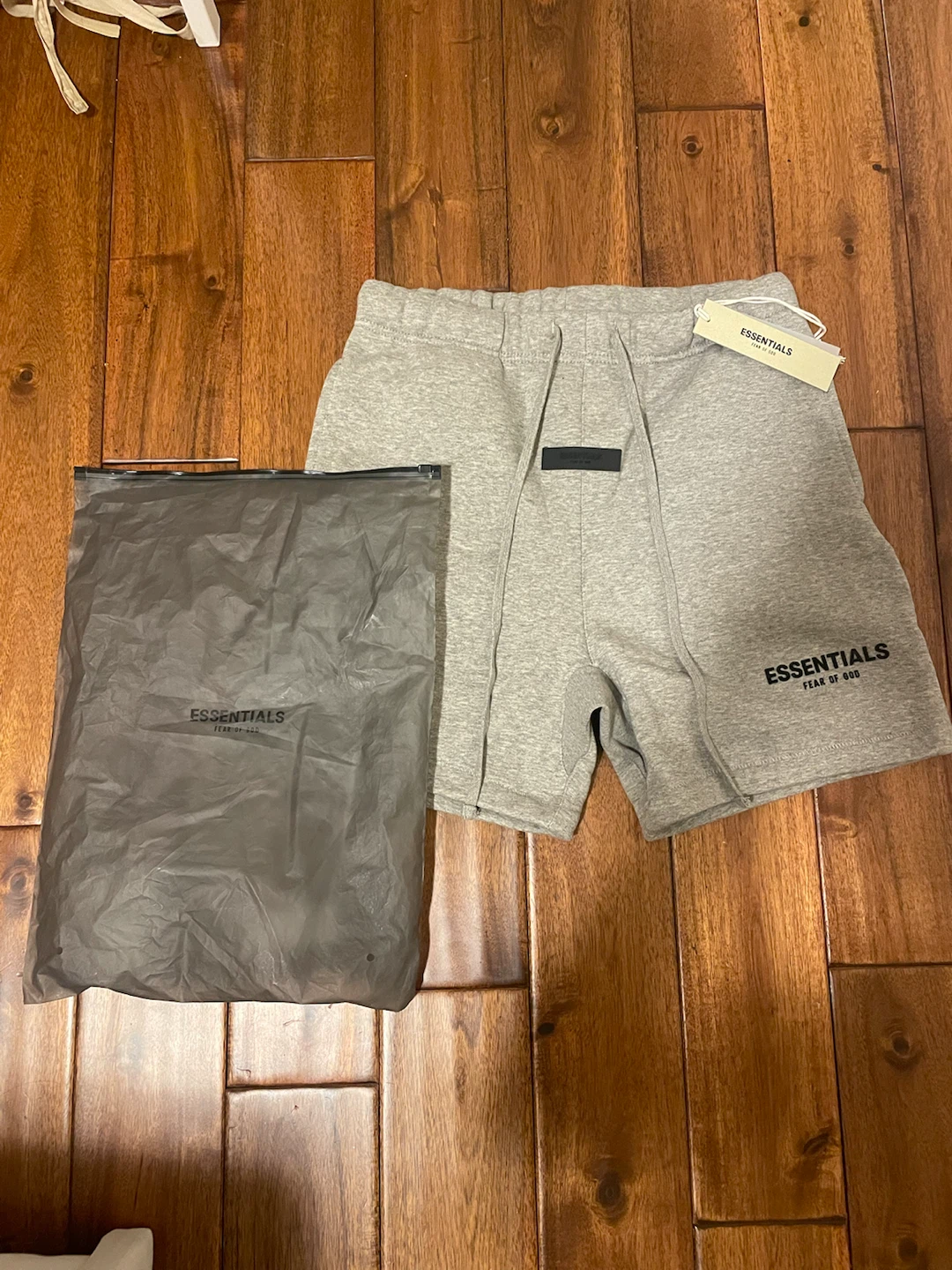 Essentials Shorts - Medium (Grey/Dark Oatmeal)