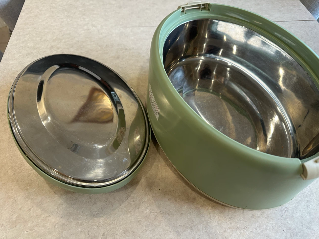 Vintage Casserole Dish / Food Warmer