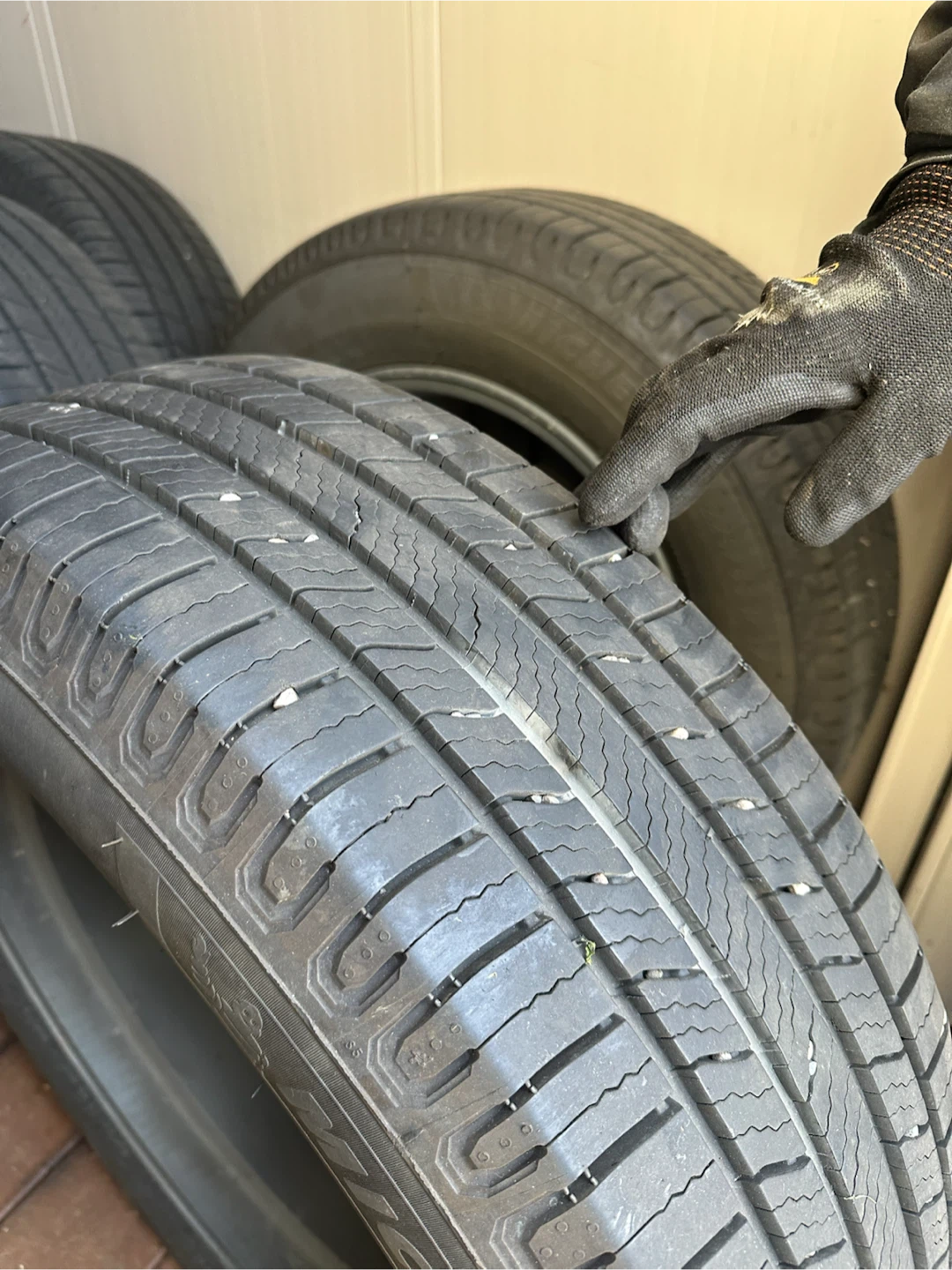 All season tire with rim for 2018 rav4 (Michelin Defender) - photo 2