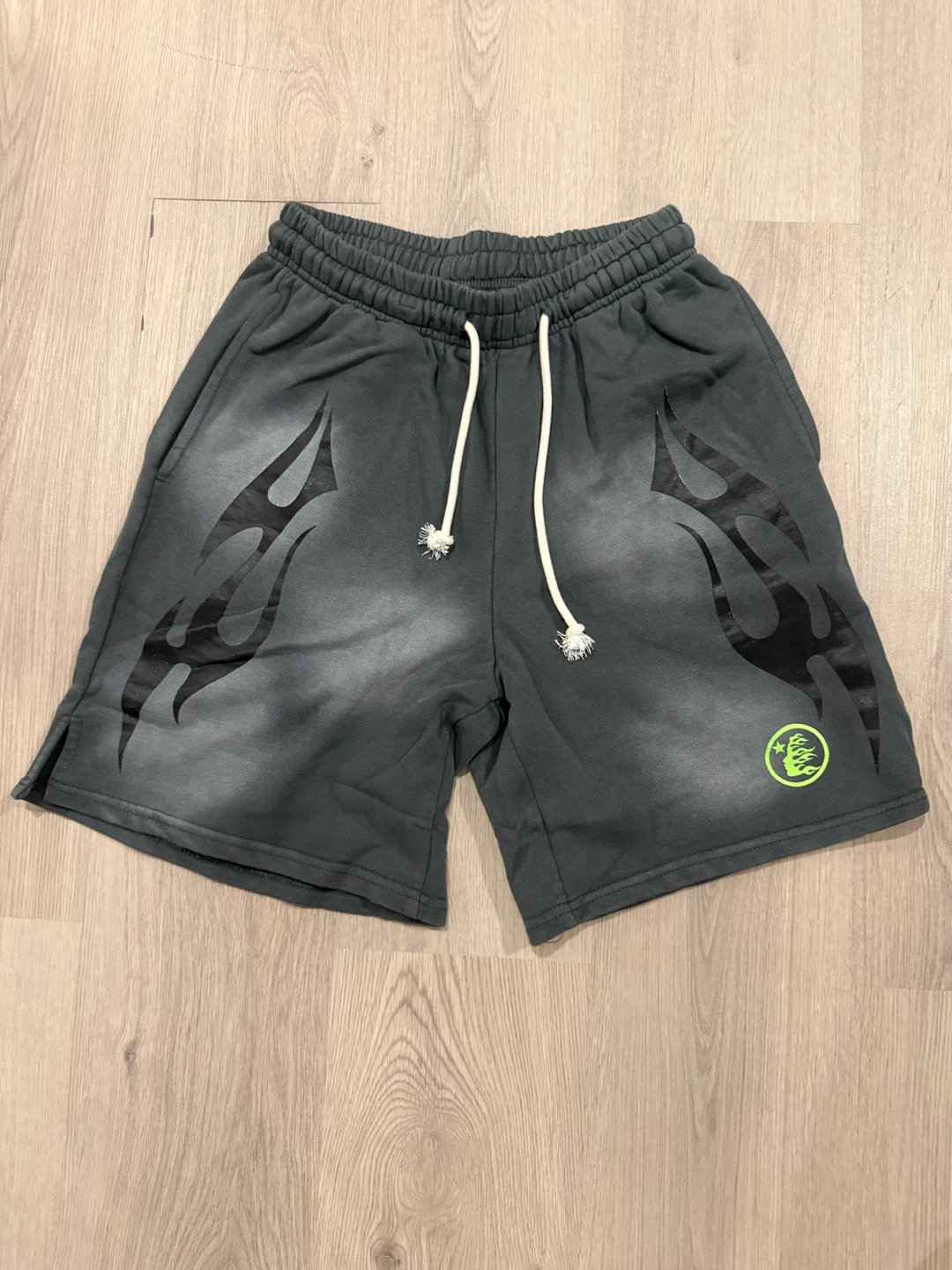 Hellstar gray shorts with green logo size small NWT