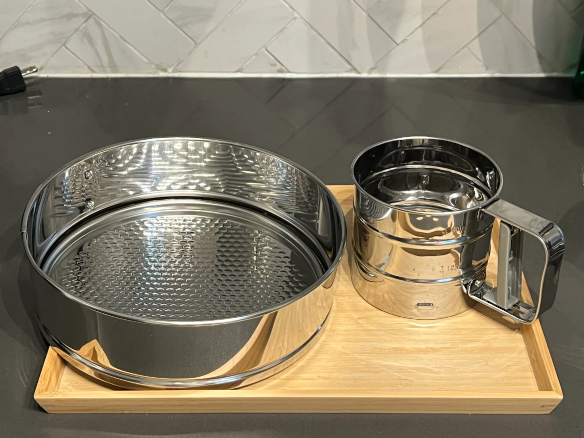 Baking Bundle: Cake Pan and Flour Sifter