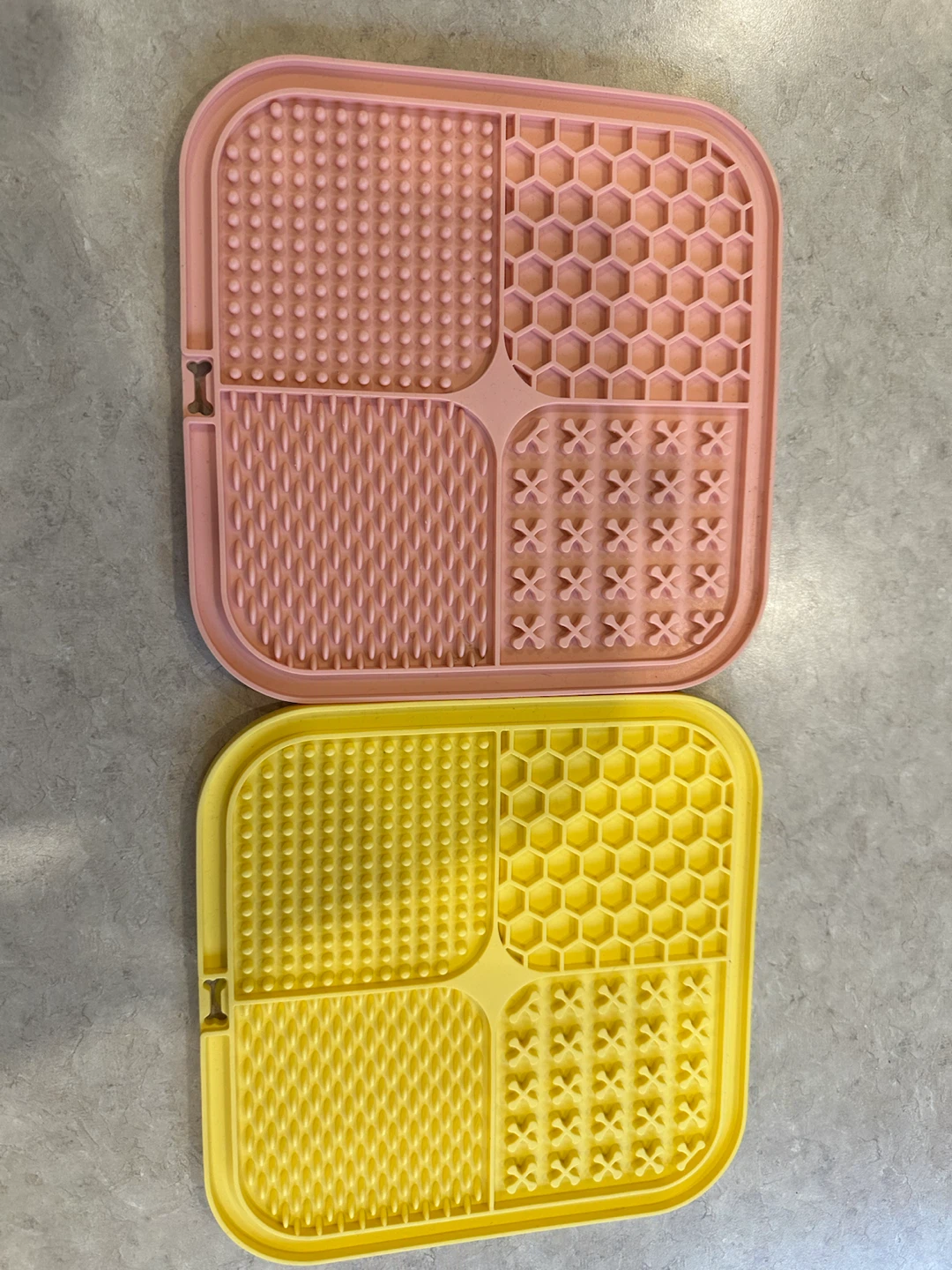 Pet Lick Pad, PetFood Mat with Suction Cups (pink and yellow)