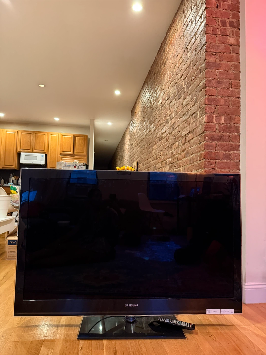 Samsung 52inch TV with Remote - photo 2