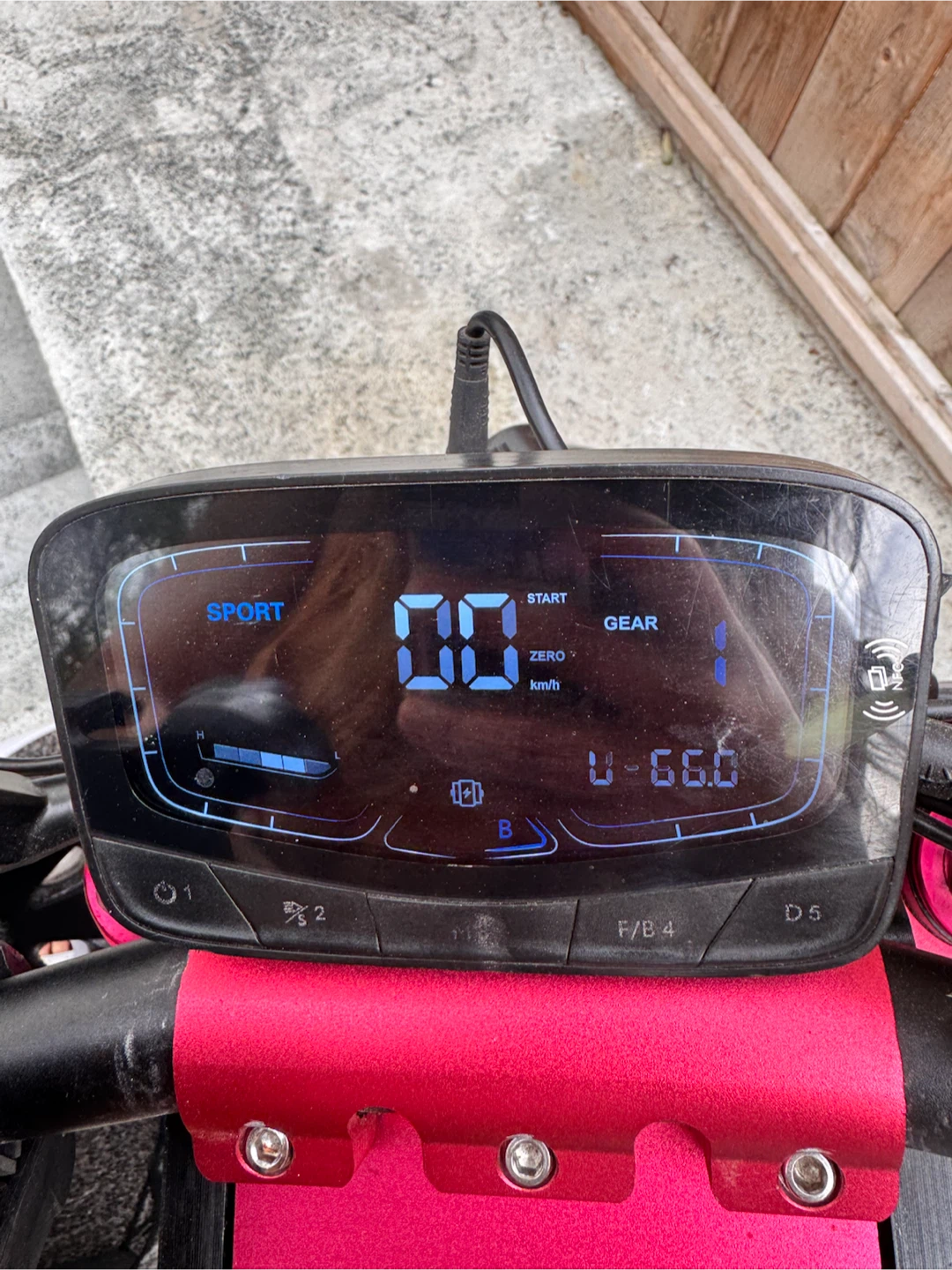 Molo 5 electric scooter - photo 3