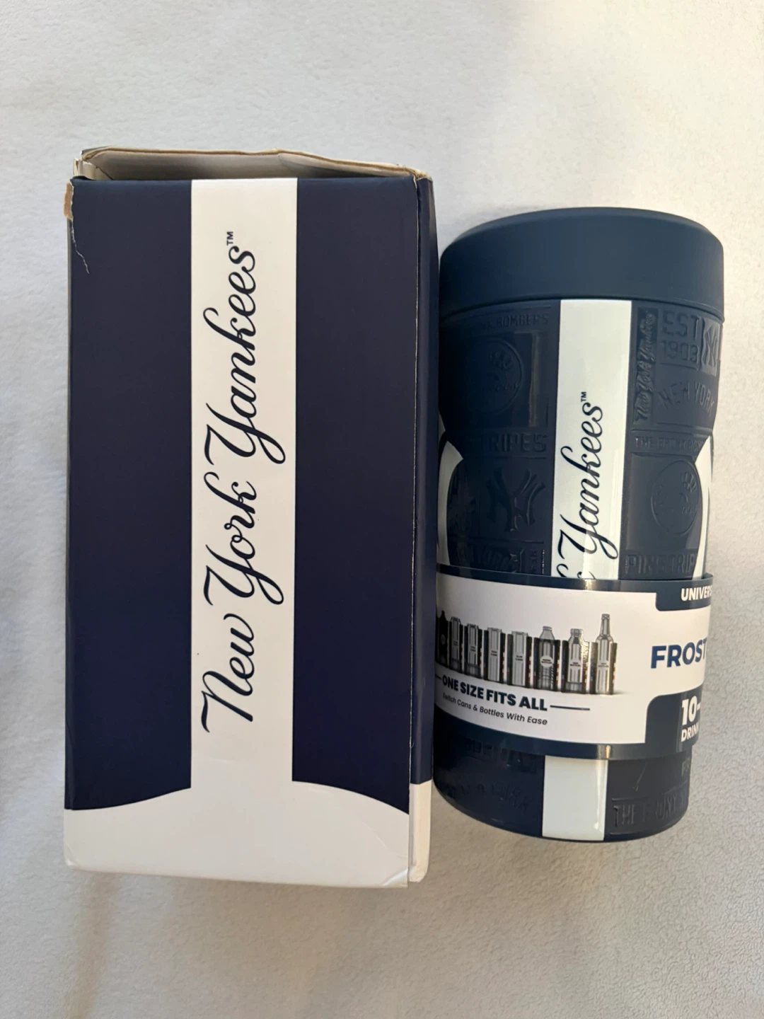 FrostBuddy New York Yankees Universal Buddy Fits Cans & Bottles - photo 2