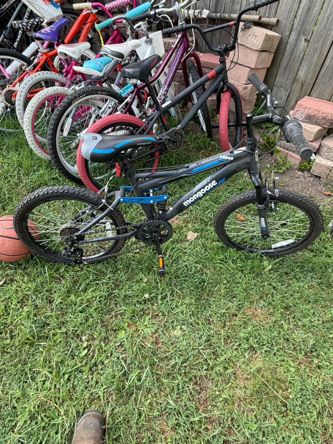 Mongoose Ledge 21-Speed Mountain Bike - photo 2