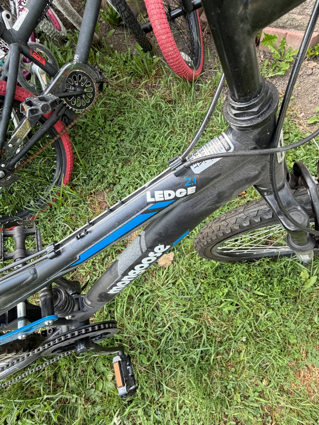 Mongoose Ledge 21-Speed Mountain Bike - photo 4
