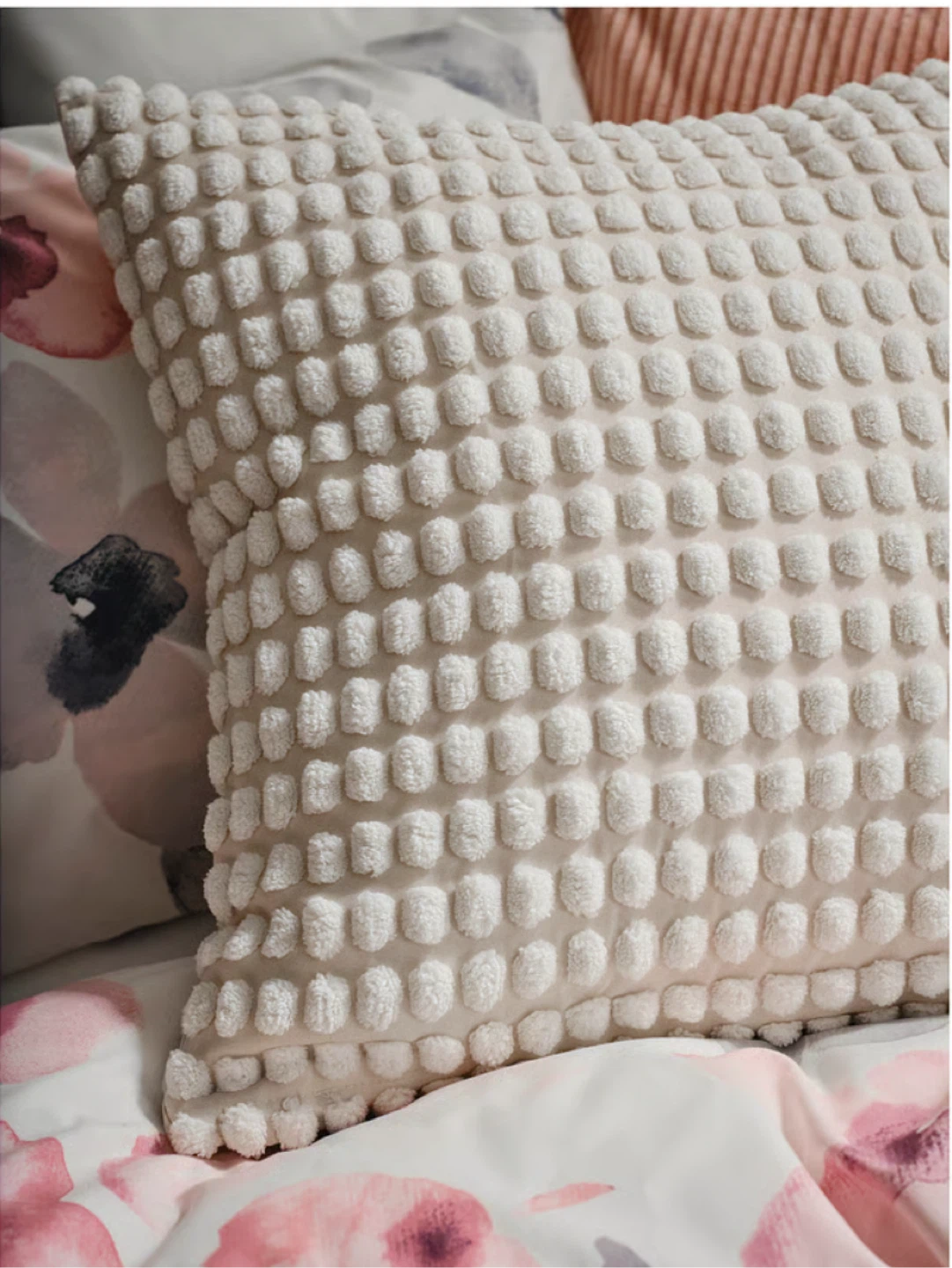 4 IKEA Big Cushions(black covers sold) - photo 2