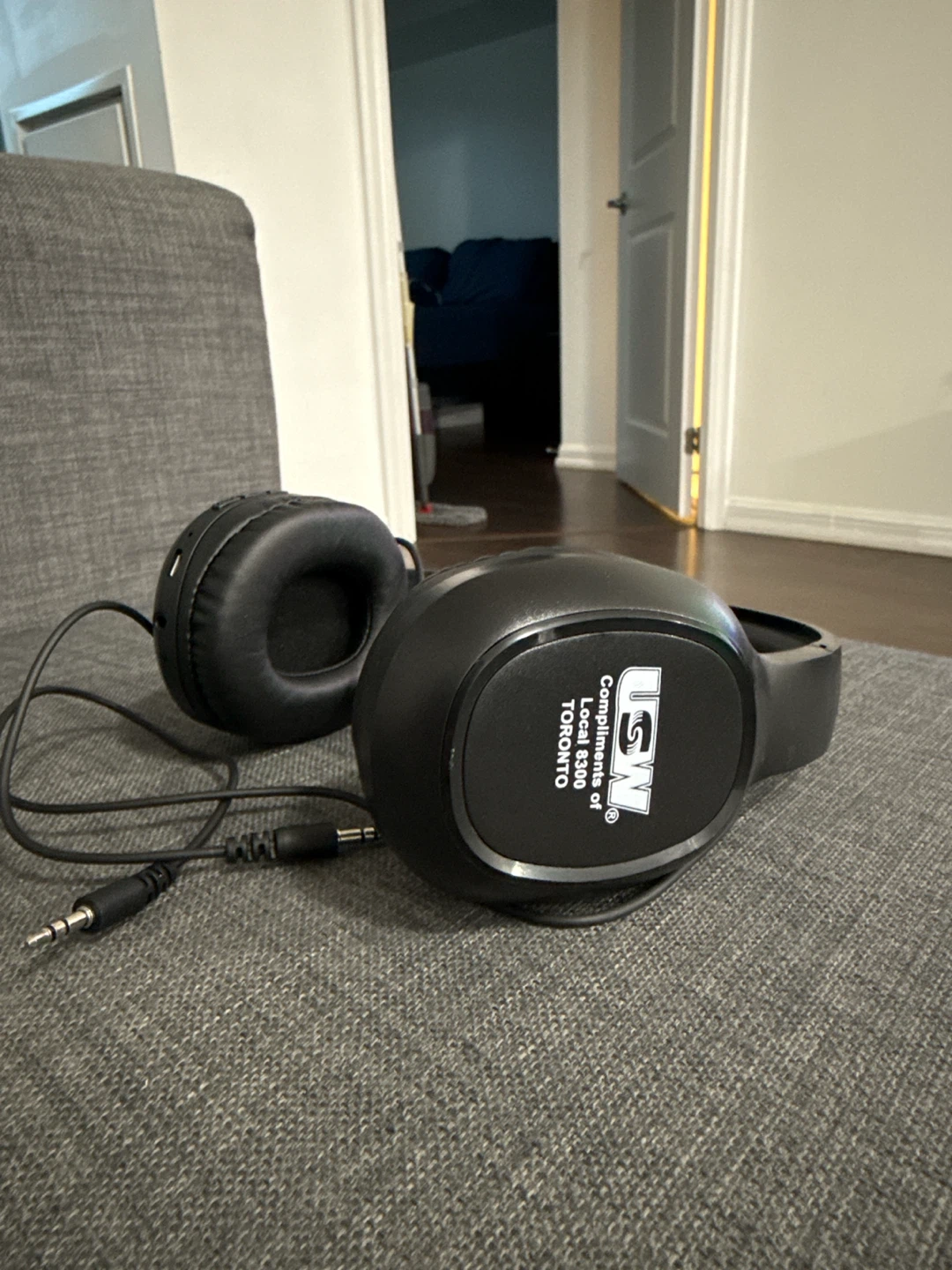 Black Over-Ear Headphones - photo 2