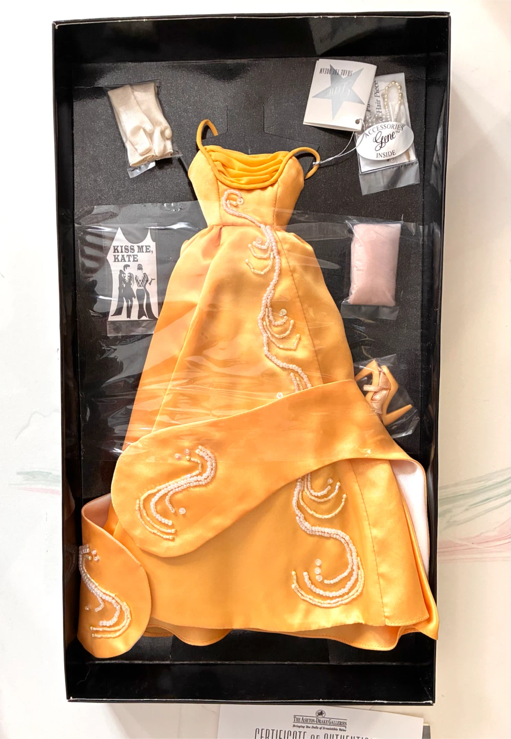 New Ashton Drake Red Venus Gene Doll + Kiss Me Gene Dress Kit - photo 5