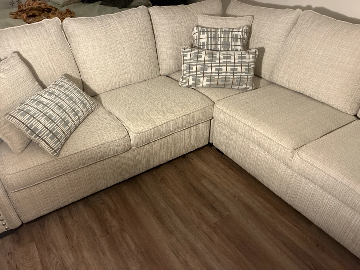 Sectional Sofa with Chaise