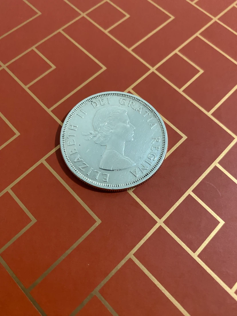 🇨🇦 1964 Canadian Silver Dollar – | 80% Silver 🪙 - photo 3