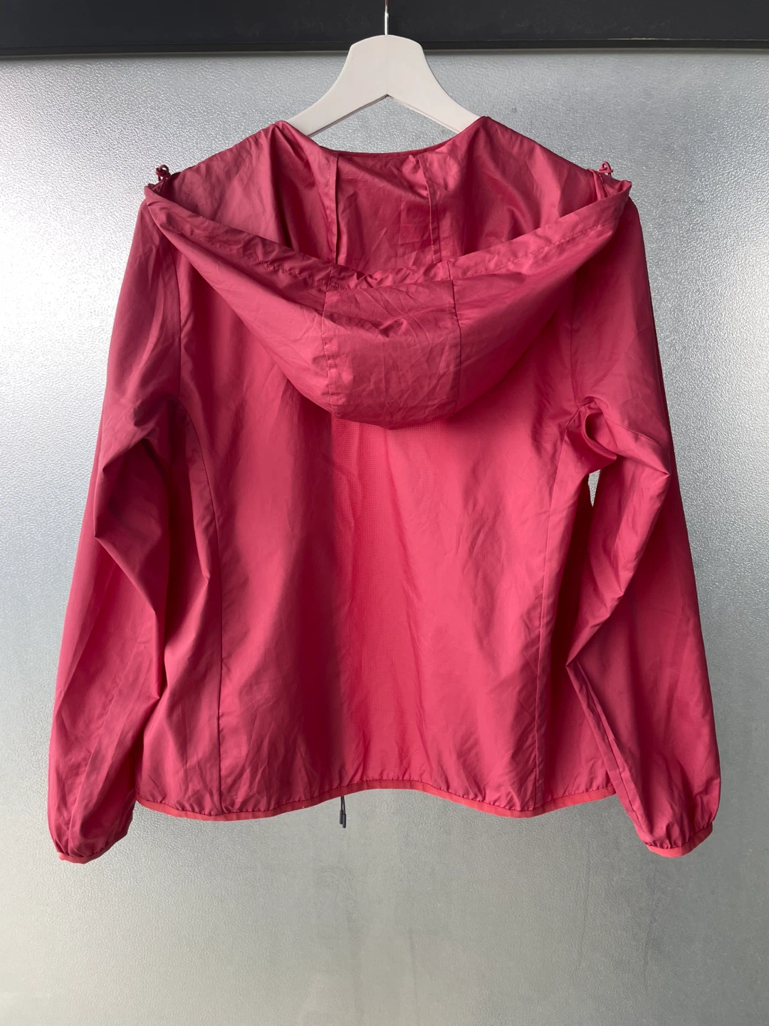 Uniqlo Pink Hooded Windbreaker Jacket - photo 3