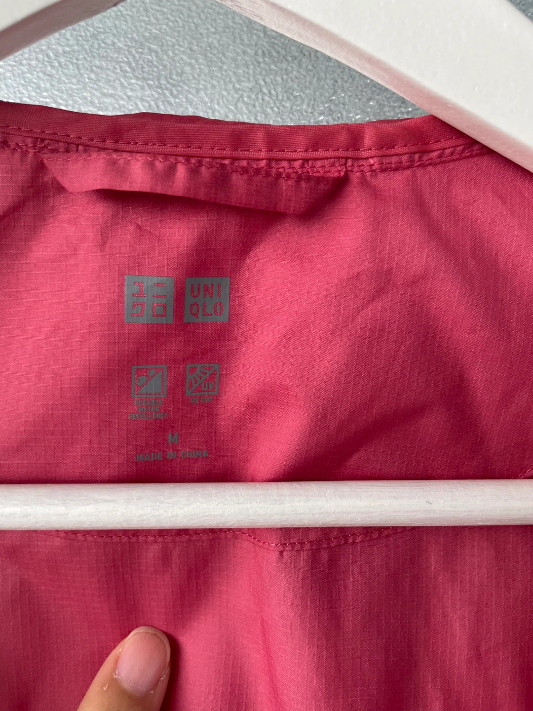 Uniqlo Pink Hooded Windbreaker Jacket - photo 2
